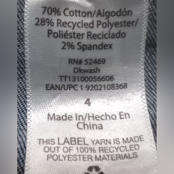 Time & Tru Women's Shorts Size 4 Mid Rise New Never Worn Navy Blue NWOT - Picture 3 of 4